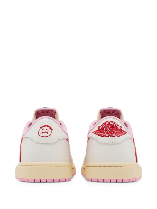 Jordan 1 Retro Low OG SP
Travis Scott Sail Tropical Pink