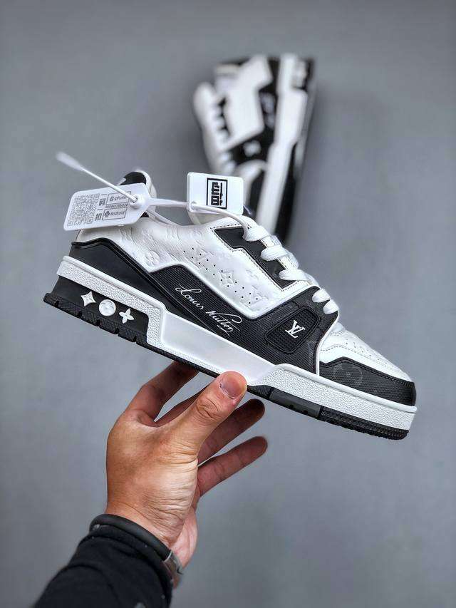 Louis Vuitton #54 Signature Black White Trainer